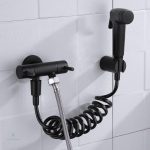 Douchette WC design noir pour salle de bain