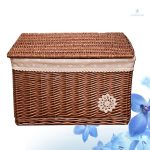 Accessoire pour maintenir les serviettes de toilettes en ordre